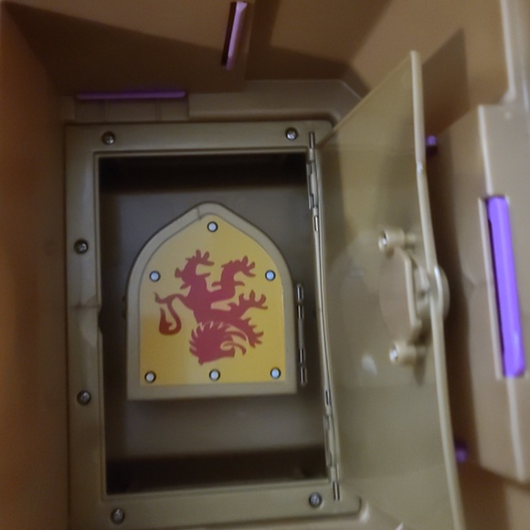 Ryan's World Large Mega Treasure Chest With Keys, Coins Figures, Swords ++++ - Picture 6 of 10